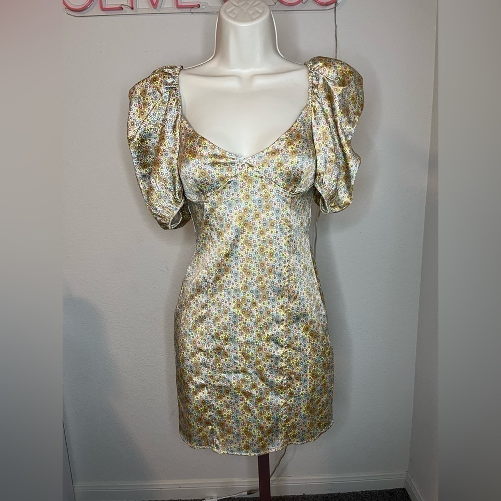 Zara floral gold satin feel puff sleeve with a sweetheart neckline dress smalll